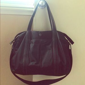 lululemon duffle bag